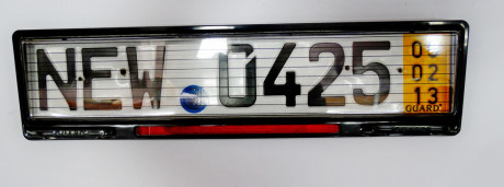 Рамка для номерного знака Guard под стеклом красный катафот (РА-0123)