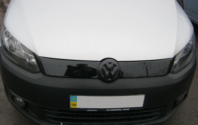 Зимняя накладка (глянцевая) Volkswagen Caddy 2010- (верх решетка)
